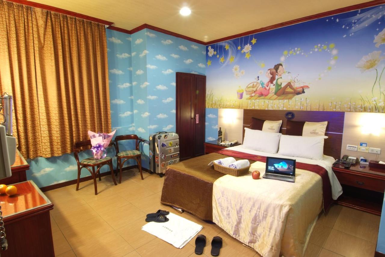 Golden Swallow Hotel Hszincsu Kültér fotó